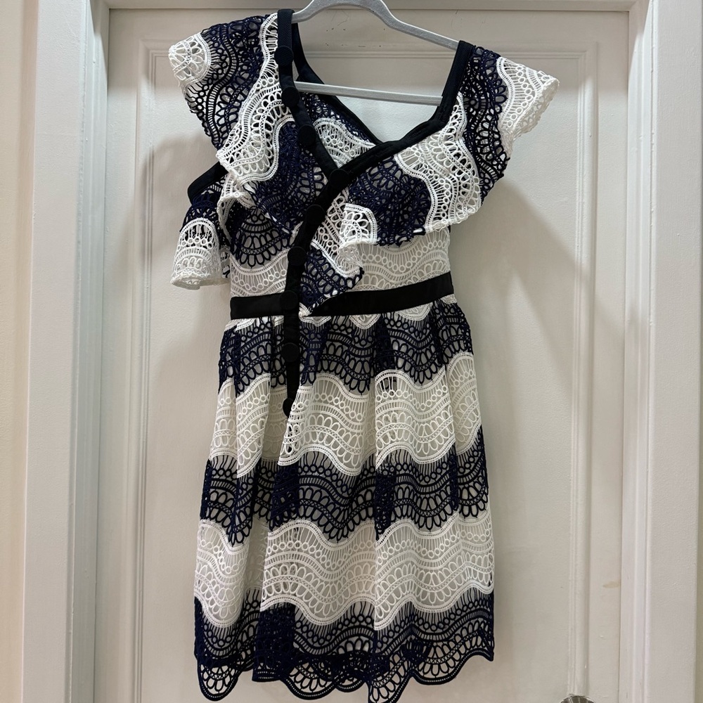 Elegant Black and White Lace Dress - Picture 3 of 5